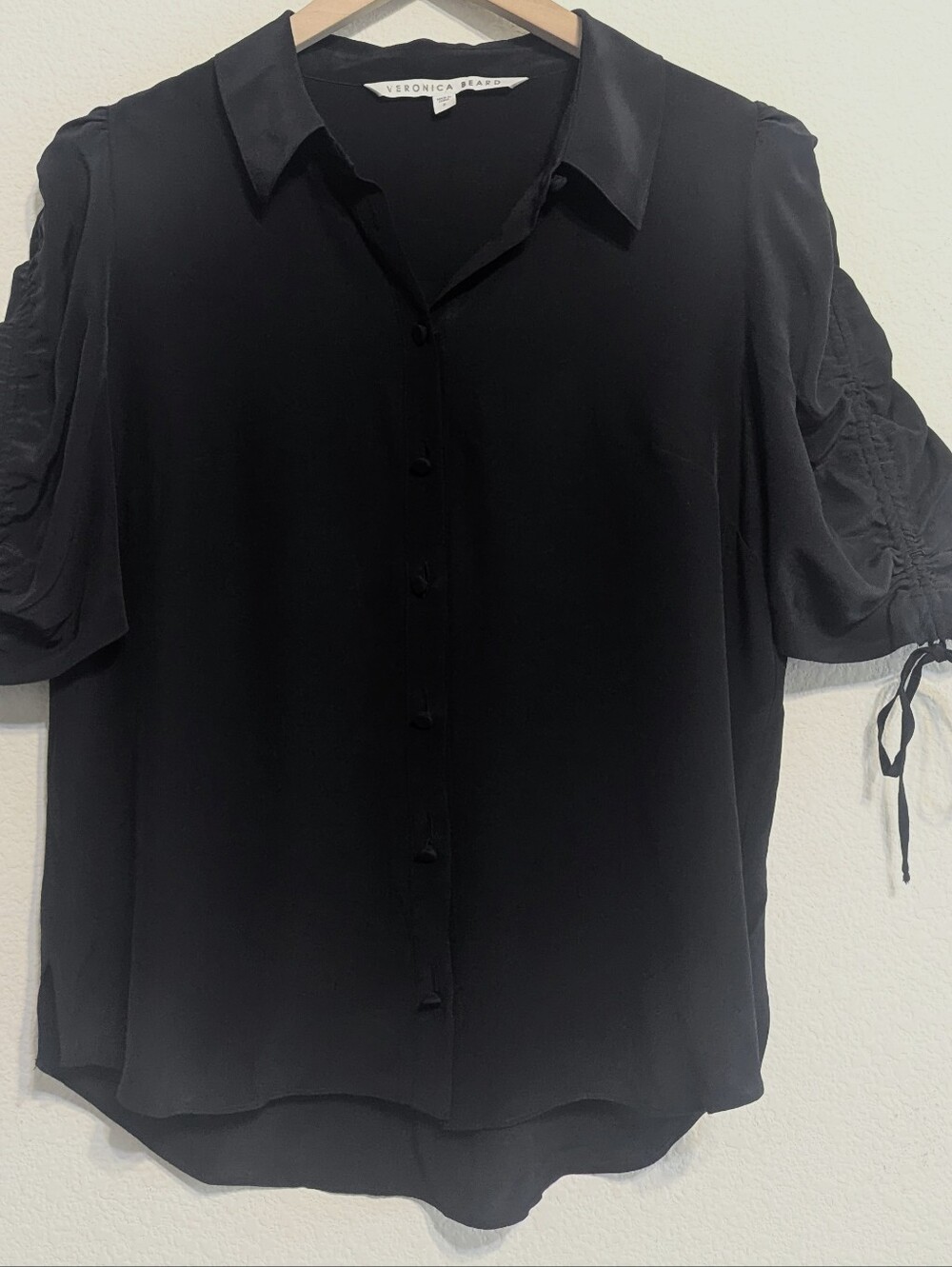 VERONICA BEARD Carmine 100% Silk Black Blouse Ruched Sleeves Size 8 EUC